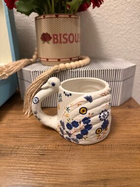 Anthropologie Marisol Swan Mug
